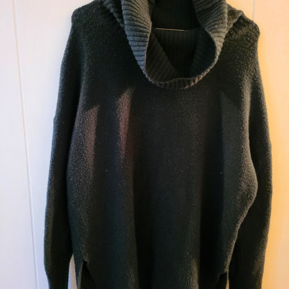 Dark green turtle neck.